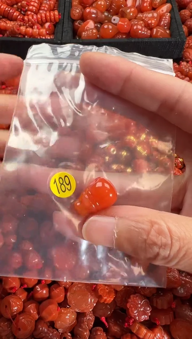 【闪购商品】南红玛瑙颈饰未镶嵌1