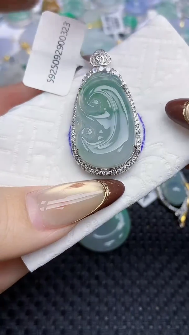 颈饰银S925镶嵌翡翠31   天然翡翠A货  百元以上9米证书费自理