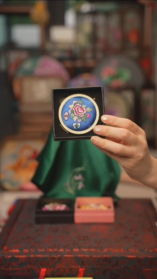 扇子绣花吊坠非遗