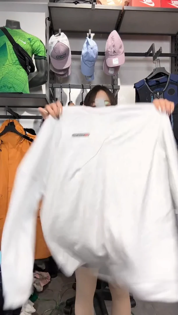 1339   编码 瑕疵款直播间过款为准 尺码  170