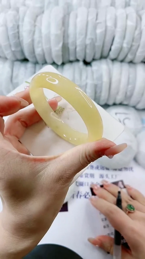 【闪购商品】石英质玉手镯未镶嵌0447827766-