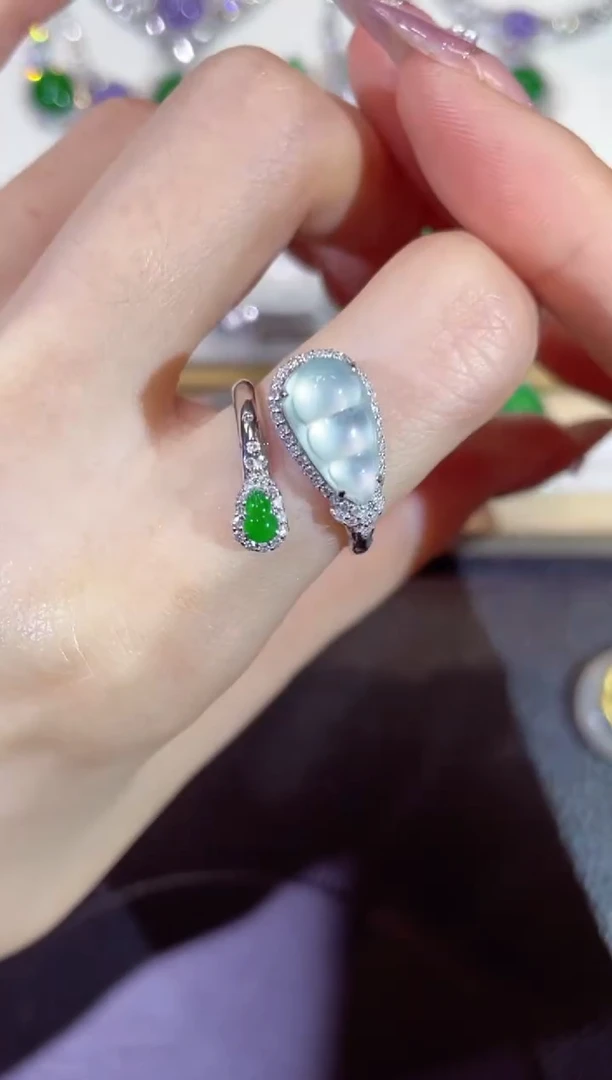 翡翠18K金镶嵌颈饰团购26