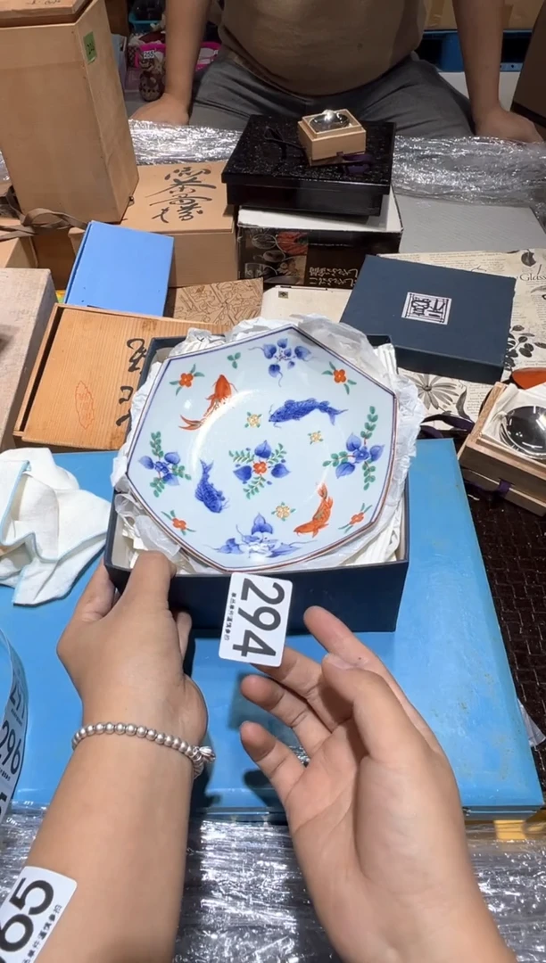 瓷片快**孩294........