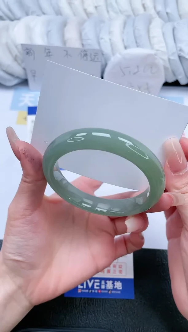 【闪购商品】石英质玉手镯未镶嵌T163-59