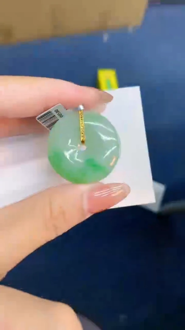 翡翠18K金镶嵌颈饰           1