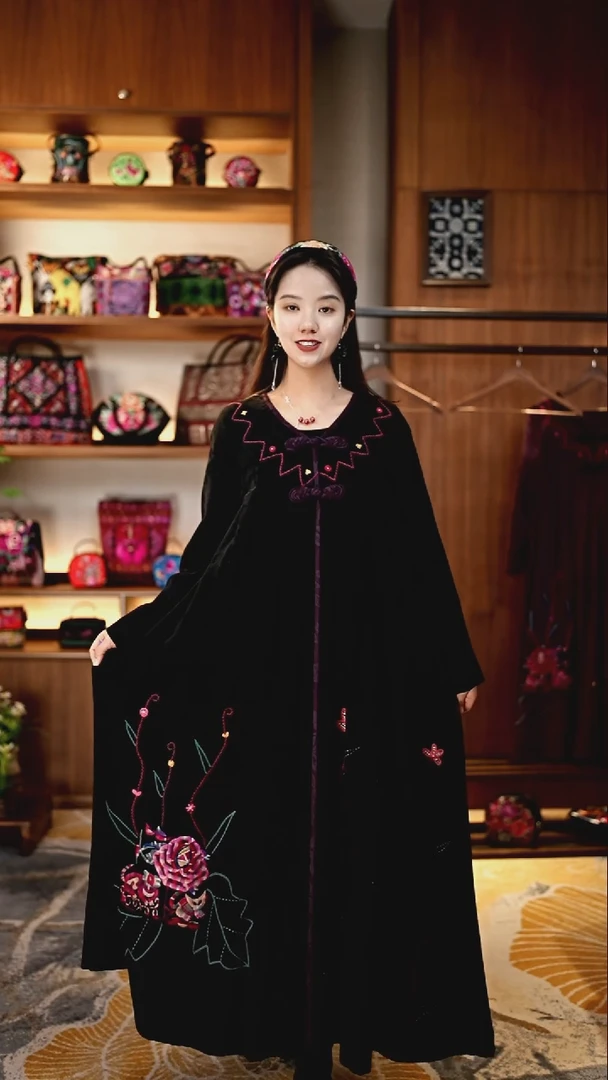 刺绣初*私人定制苗族手工衣服A154