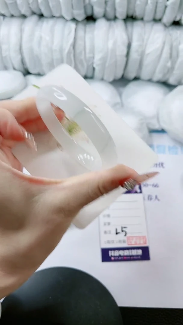 【闪购商品】石英质玉手镯未镶嵌多样性发货L5