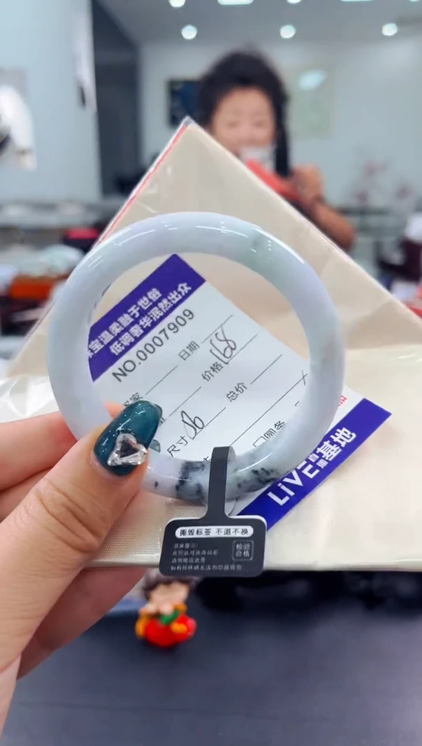 翡翠手镯未镶嵌天然缅甸A货翡翠