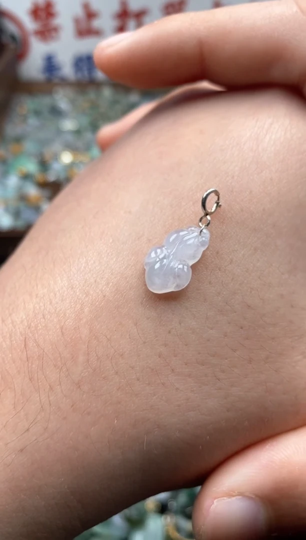 【闪购商品】翡翠颈饰未镶嵌哥哥