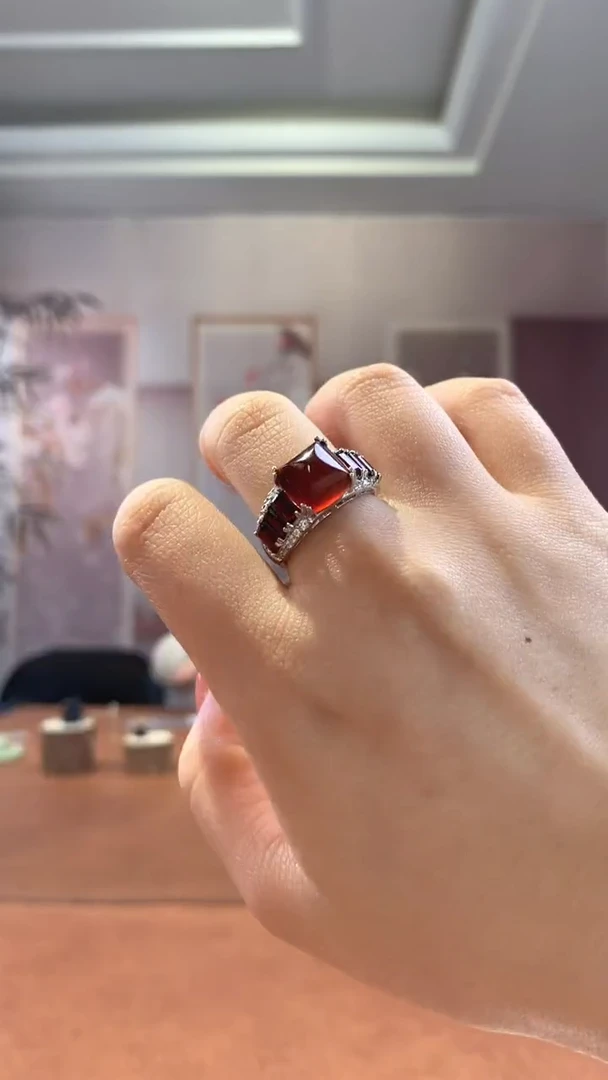 【闪购商品】石榴石戒指银S925镶嵌石榴石戒指