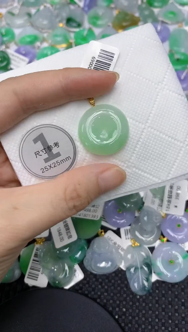 翡翠18K金镶嵌颈饰111111111