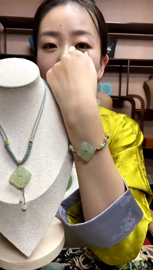 岫玉未镶嵌吊坠     多样性发货其中发一