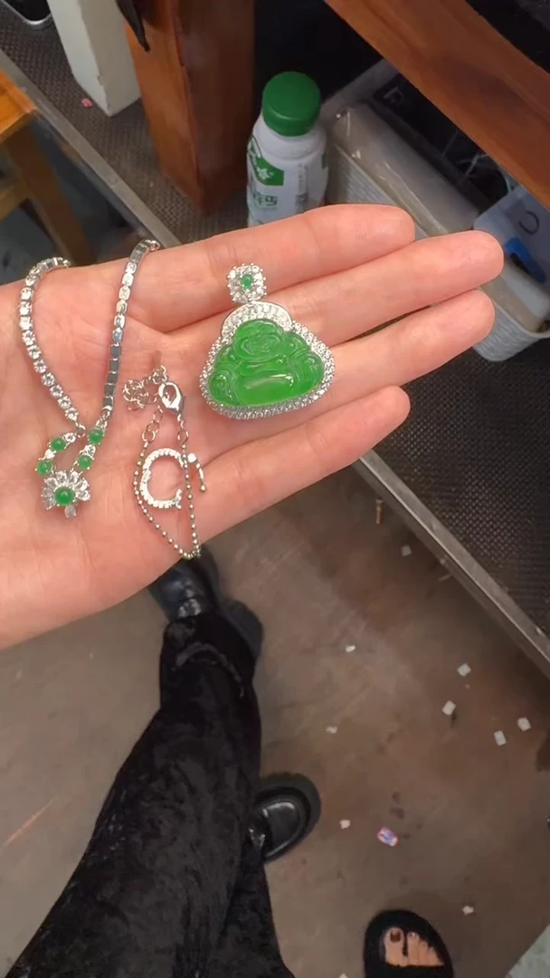 未镶嵌定制翡翠翡翠A货有轻微色差属于正常现象，佛公多样性发货1