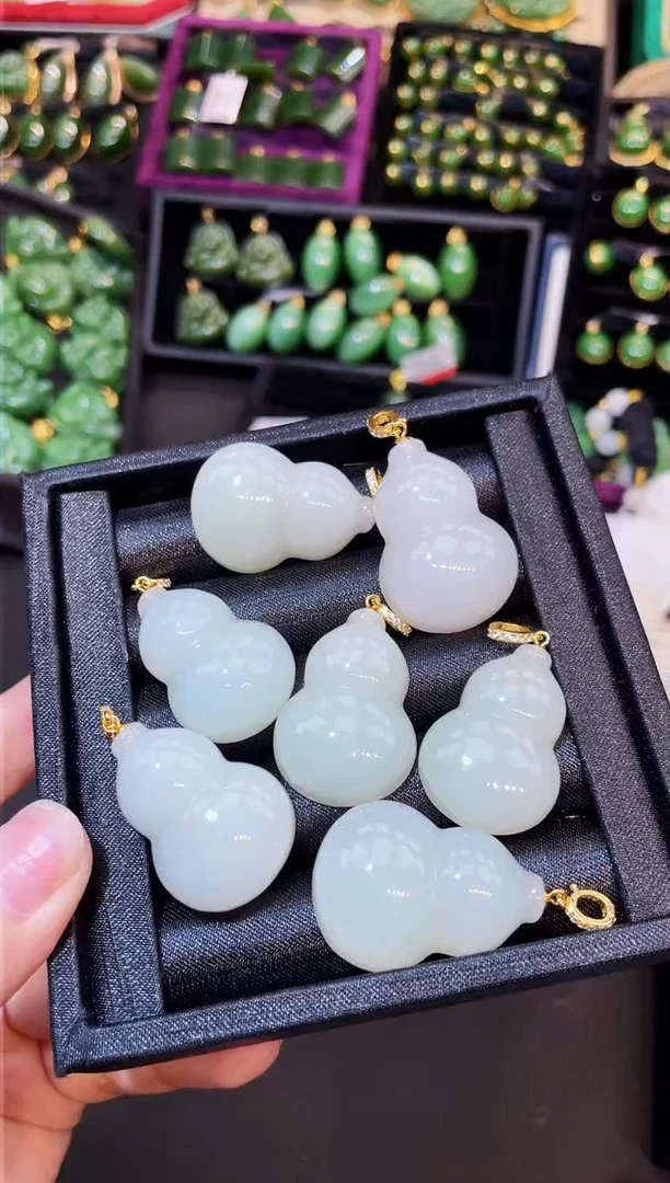 吊坠(赠链)银S925镶嵌和田玉35MM 多样性发一