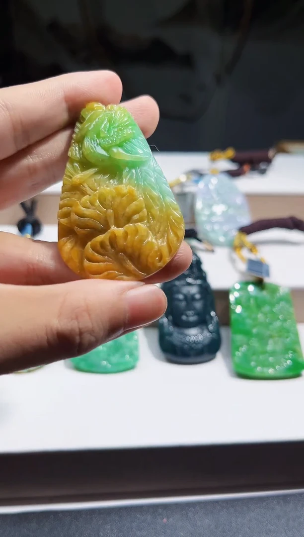 吊坠(不含链)未镶嵌翡翠挂件