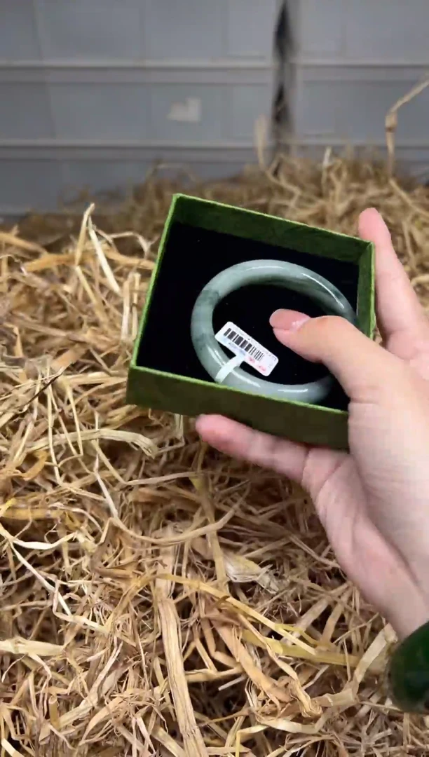 未镶嵌手镯石英质玉T1231