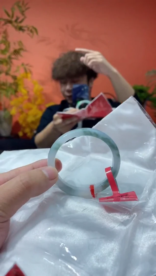 未镶嵌手镯（贵妃镯）翡翠2