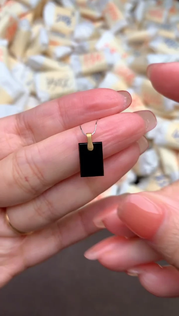 【闪购商品】翡翠挂件18K金镶嵌—