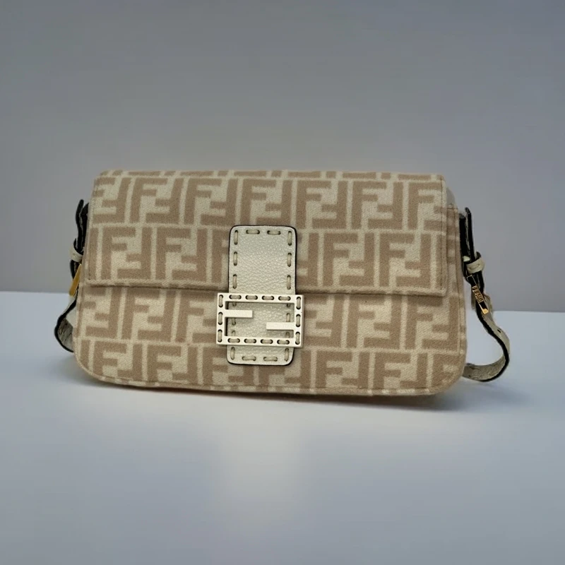 95新 FENDI/芬迪 安洁利严选腋下包 471