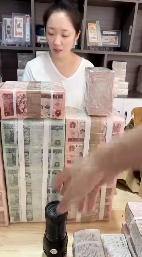 35559001粉腰2000年连号