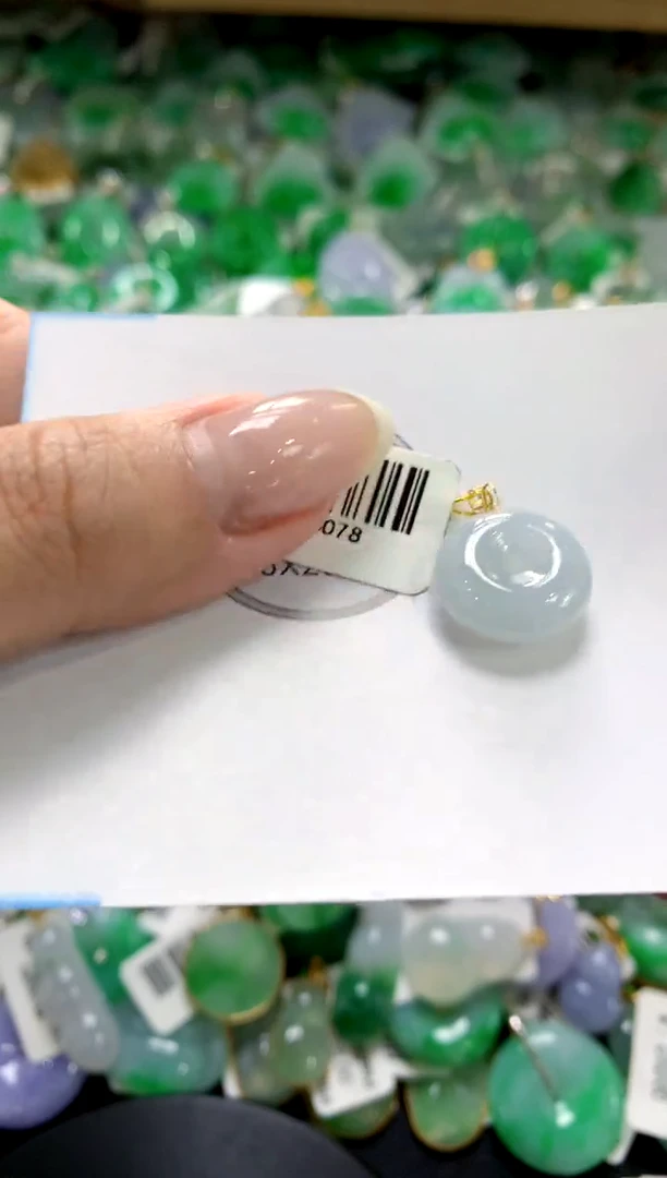 翡翠18K金镶嵌颈饰1111111111111111