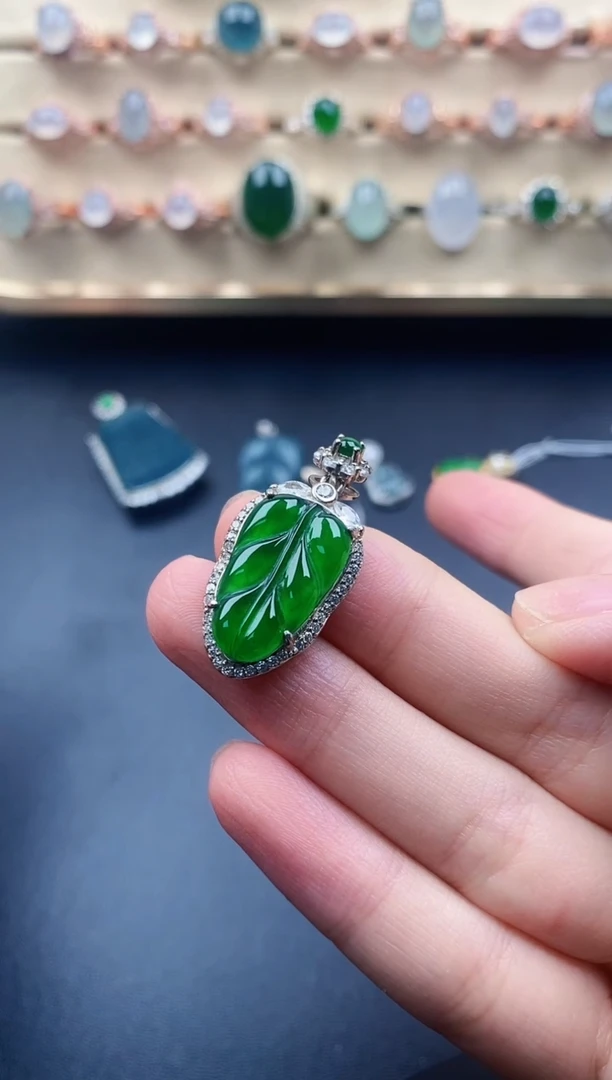 翡翠未镶嵌颈饰天然a货翡翠