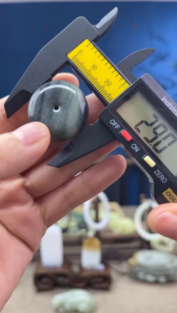 和田玉未镶嵌颈饰1