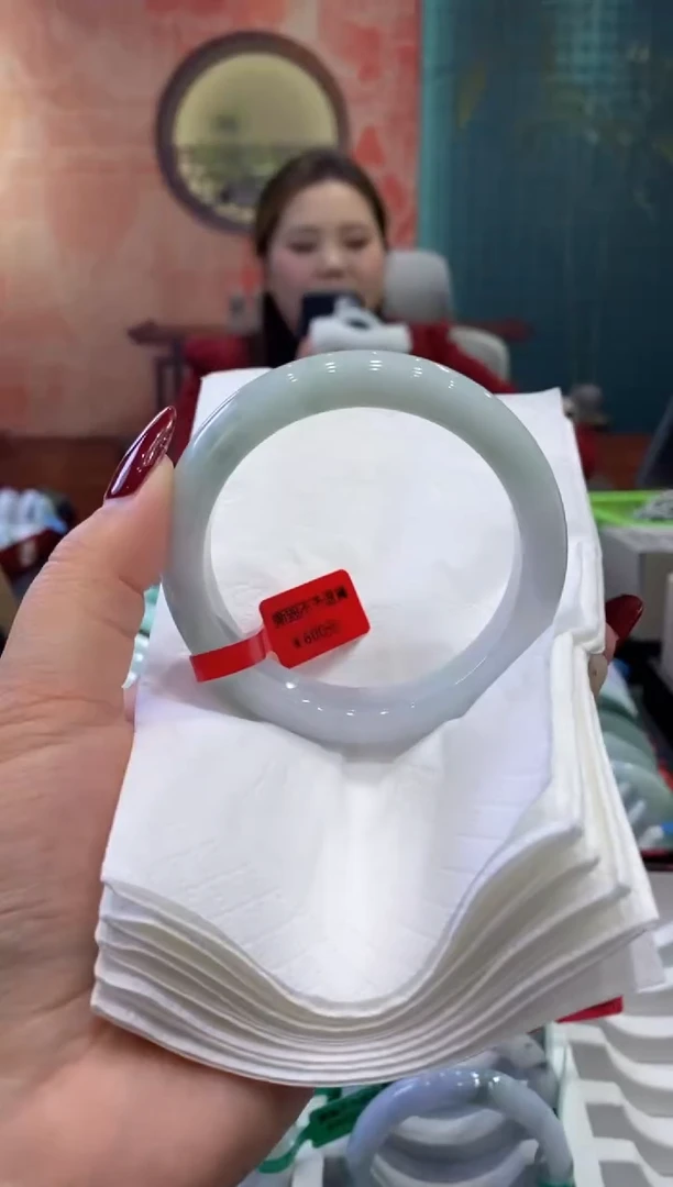 【闪购商品】翡翠手镯未镶嵌多人0019086