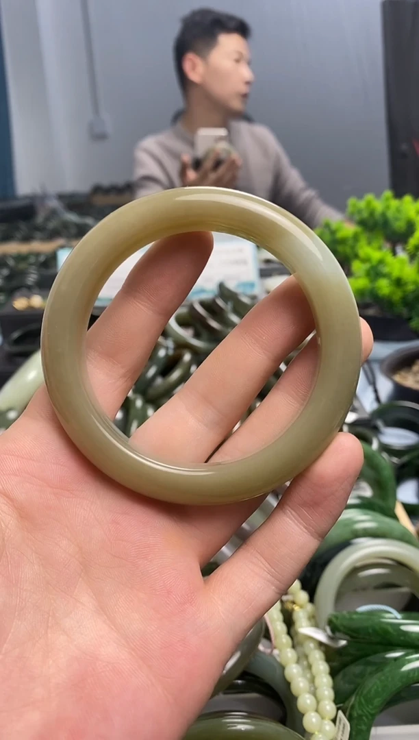 未镶嵌手镯和田玉60