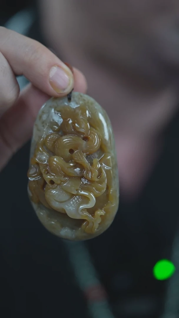 颈饰未镶嵌和田玉龙手把