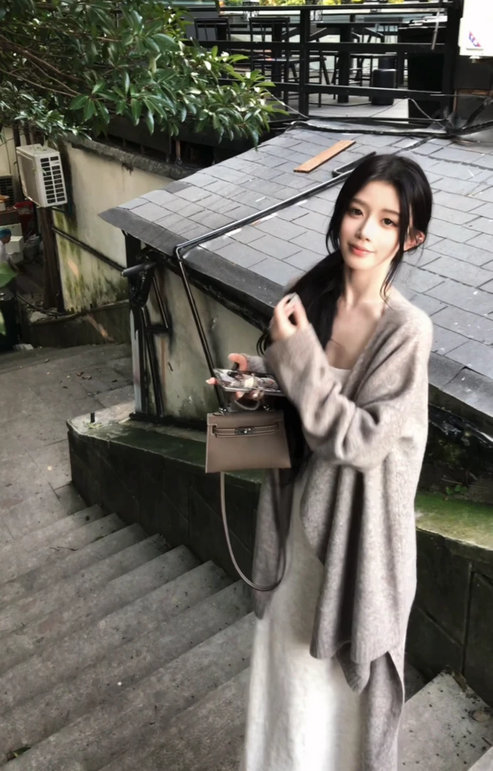 Pz【暮织秋笙】羊毛披肩针织外套花朵吊带裙慵懒松弛温柔气质套装