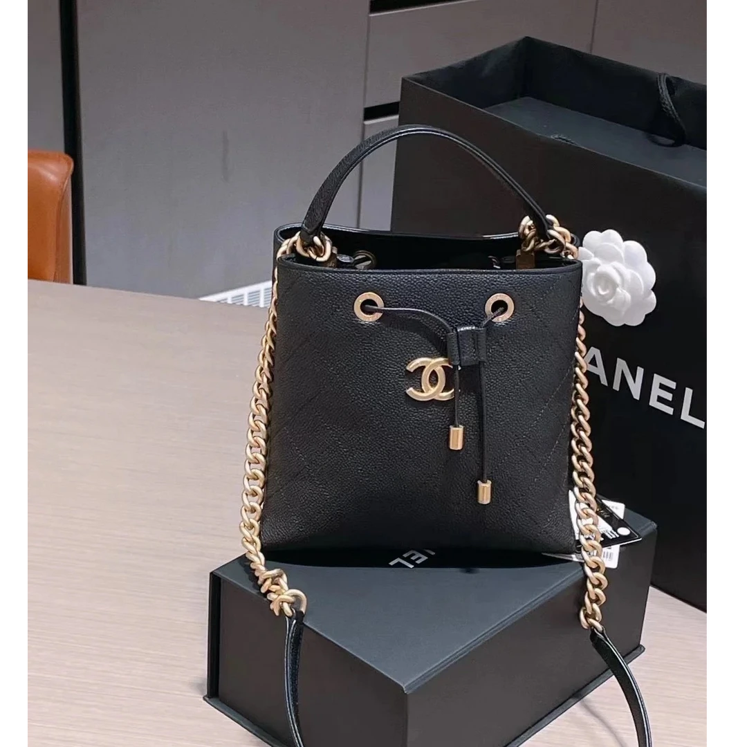 99新 Chanel/香奈儿 【杨贵妃专属】经典小号黑金鱼子酱水桶包