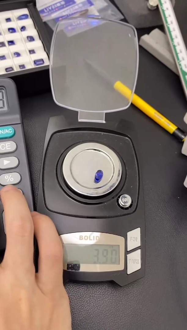 合成（培育）蓝宝石裸石未镶嵌皇家蓝