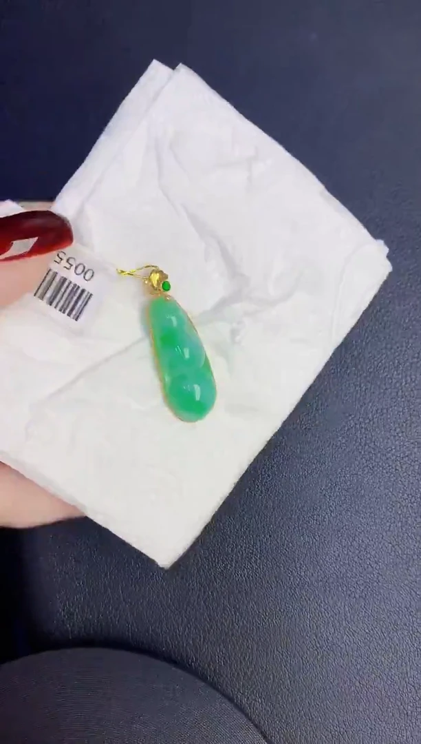 颈饰18K金镶嵌翡翠缅甸天然翡翠a货