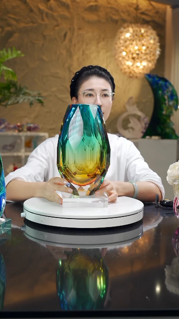 福利琥珀蓝切面花瓶