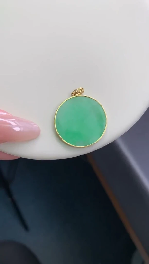 颈饰18K金镶嵌翡翠48小时鉴赏期 退货不扣服务费