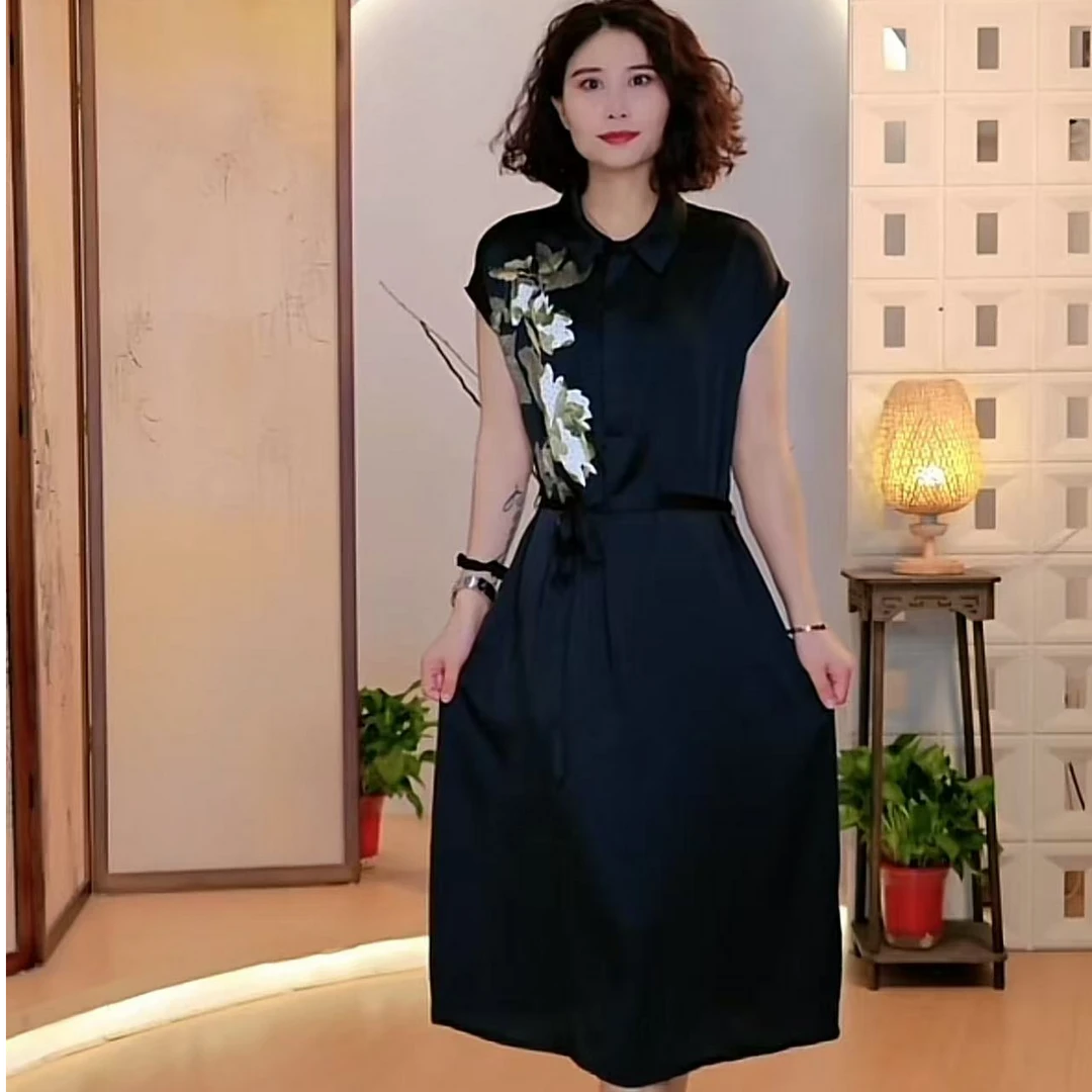 白茶花烫钻黑色翻领连衣裙B2-33