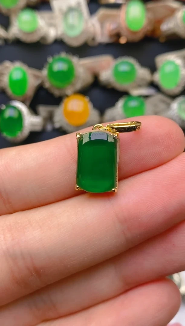 翡翠银S925镶嵌耳饰风*?天然