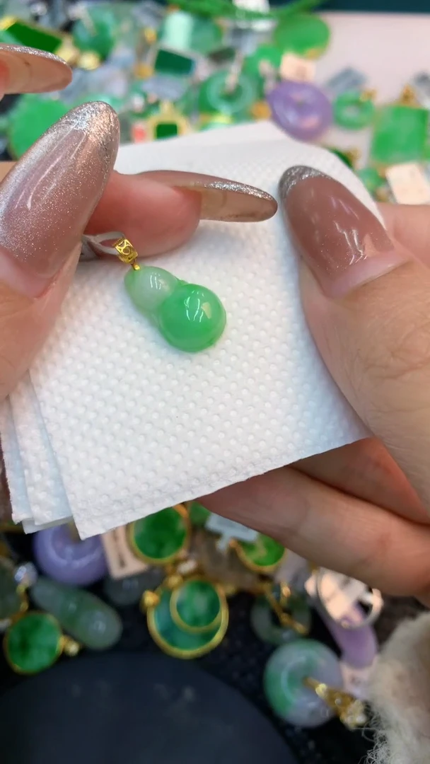 颈饰未镶嵌翡翠1