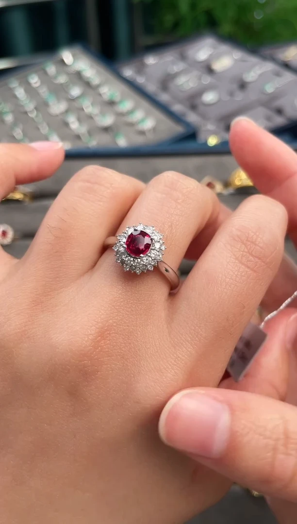 【闪购商品】红宝石戒指18K金镶嵌/0.92ct/无烧鸽血红