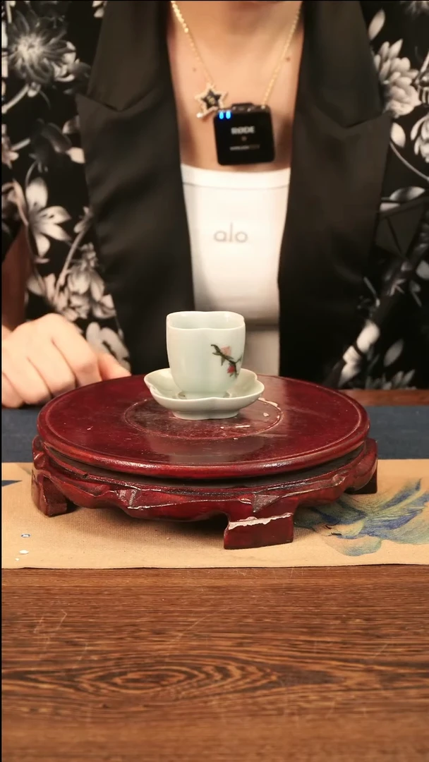 釉中彩 一杯一托（桃子画