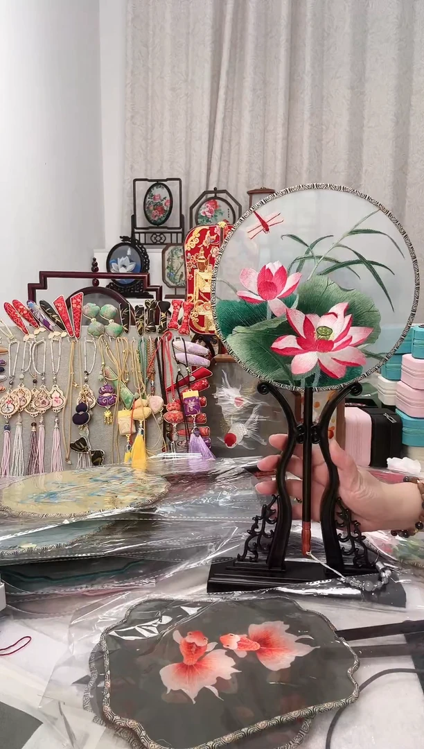 扇子苏绣作品手工首饰盒