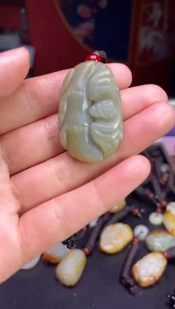 颈饰未镶嵌和田玉1