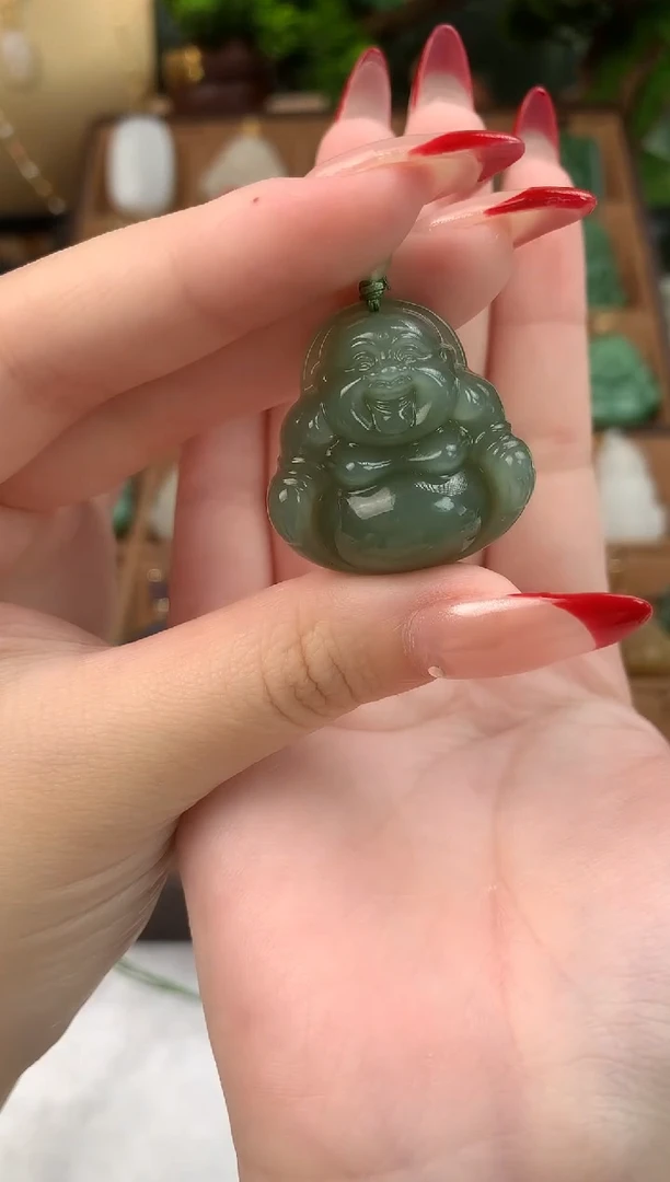 颈饰未镶嵌和田玉吊坠