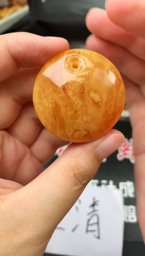 蜜蜡未镶嵌珠宝奇石36