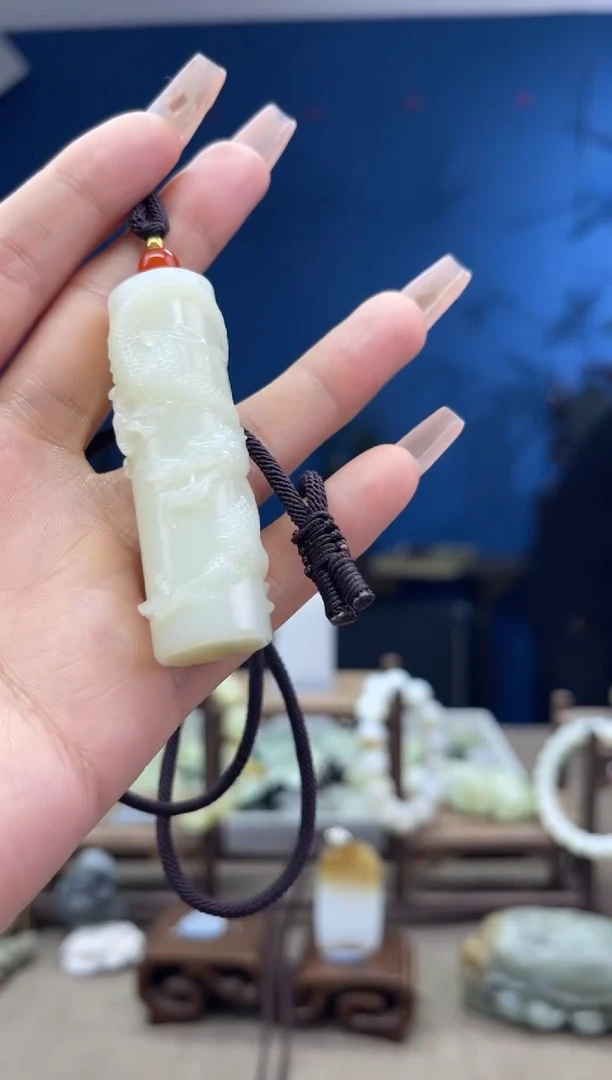 和田玉未镶嵌颈饰1