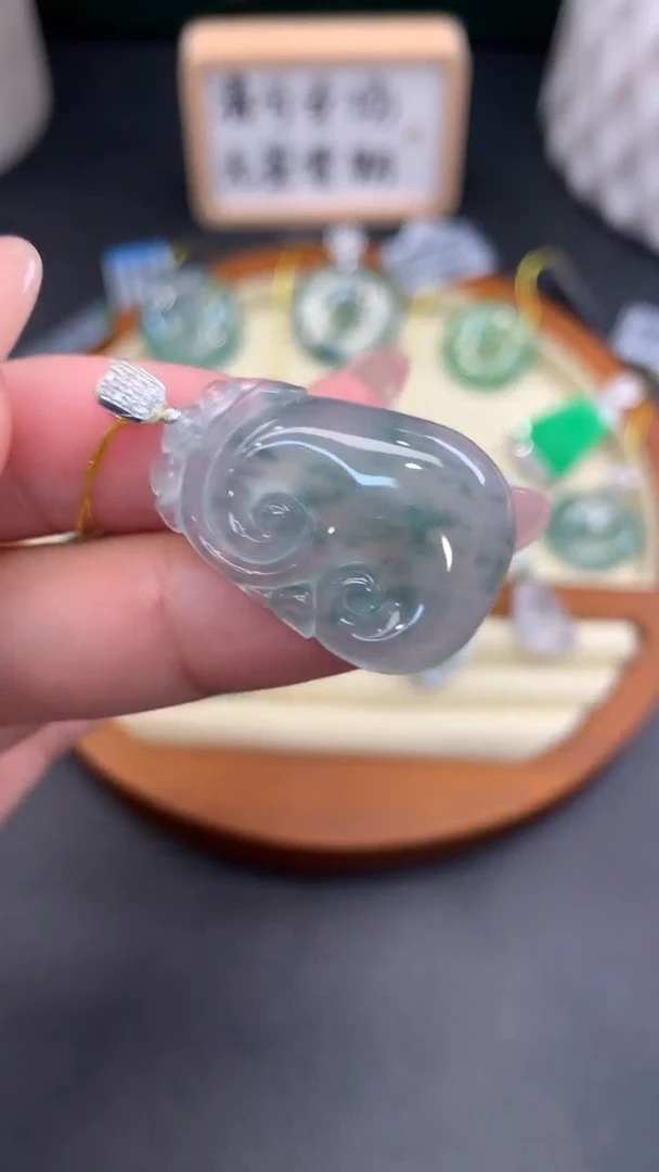 18K金镶嵌定制翡翠D439