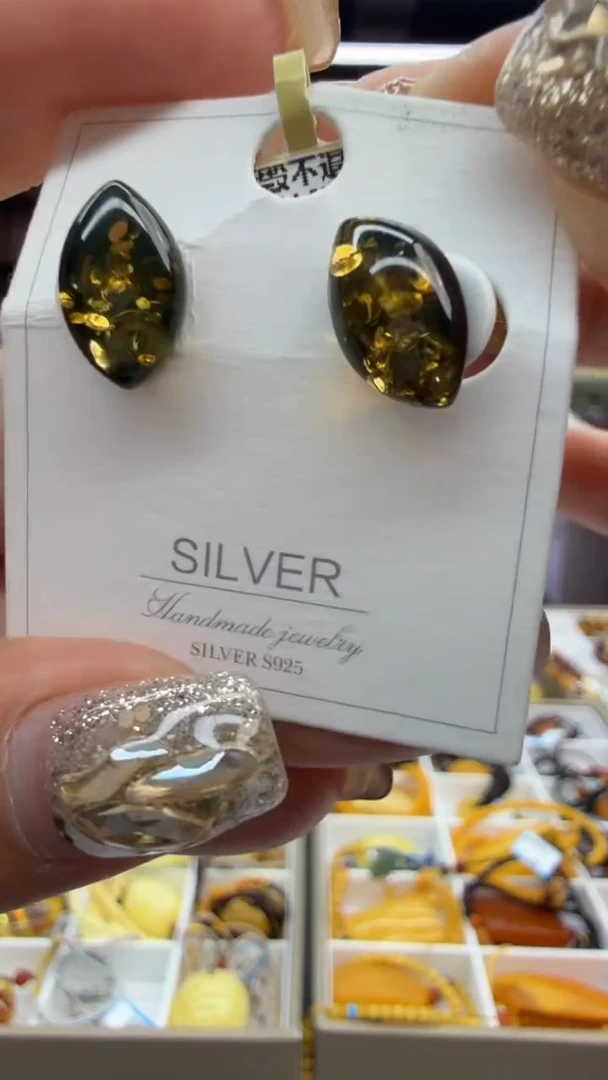 琥珀未镶嵌耳饰9秒拍号 假一罚三