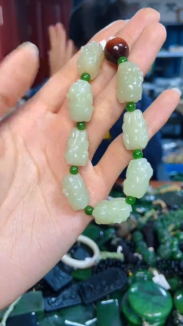 未镶嵌和田玉挂件1