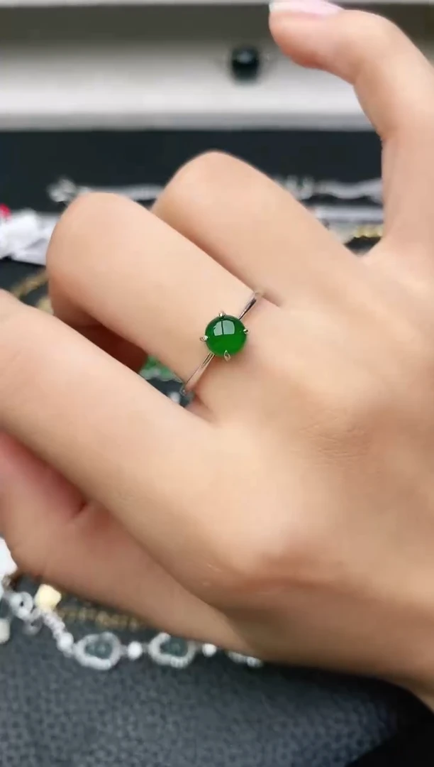 银S925镶嵌戒指翡翠.......